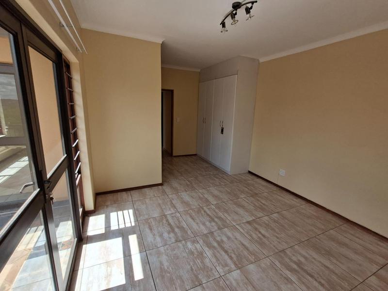 To Let 4 Bedroom Property for Rent in Faerie Glen Gauteng