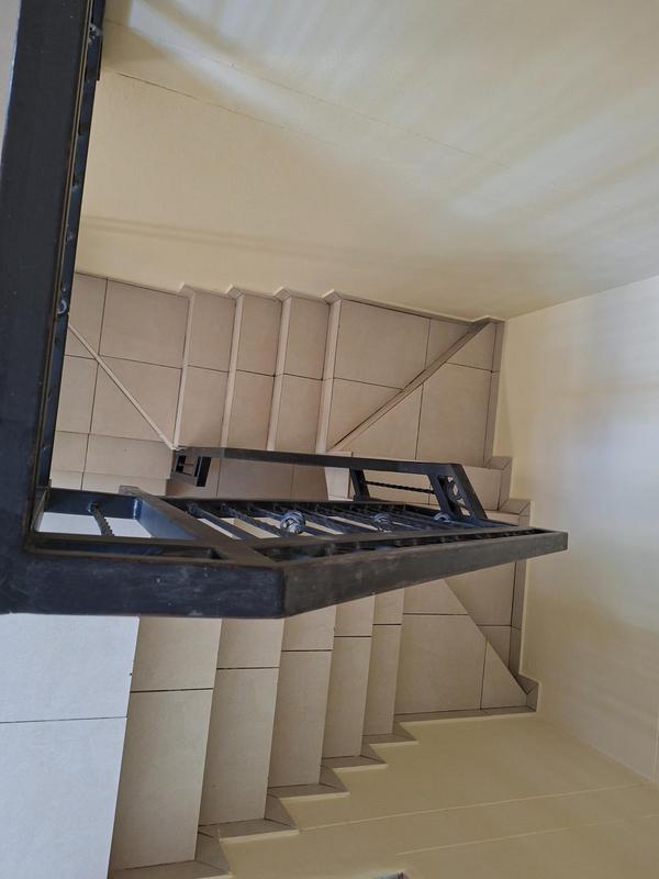 To Let 4 Bedroom Property for Rent in Faerie Glen Gauteng