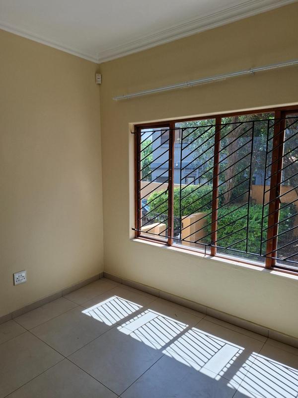 To Let 4 Bedroom Property for Rent in Faerie Glen Gauteng