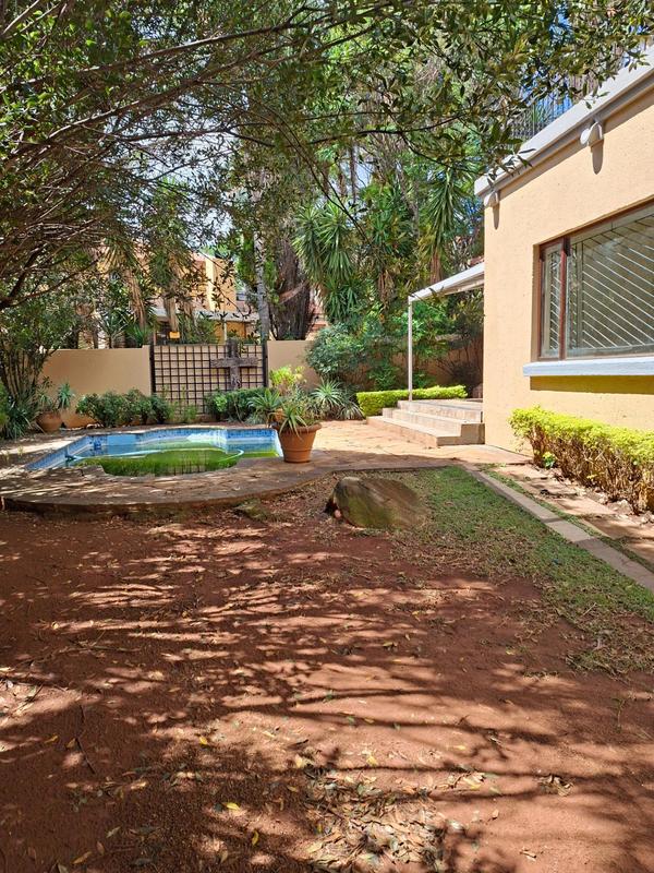 To Let 4 Bedroom Property for Rent in Faerie Glen Gauteng