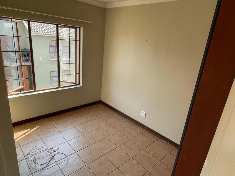 To Let 2 Bedroom Property for Rent in Montana Tuine Gauteng
