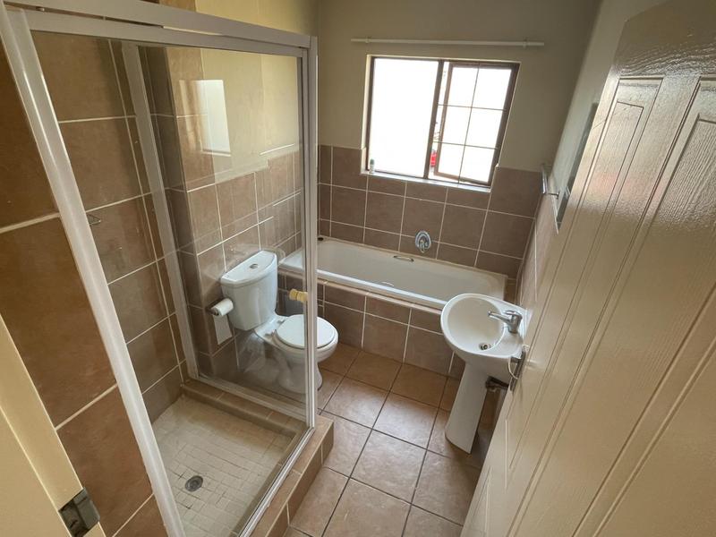 To Let 2 Bedroom Property for Rent in Montana Tuine Gauteng