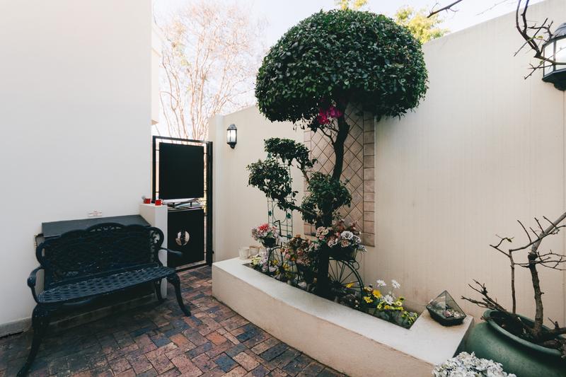 4 Bedroom Property for Sale in Lonehill Gauteng