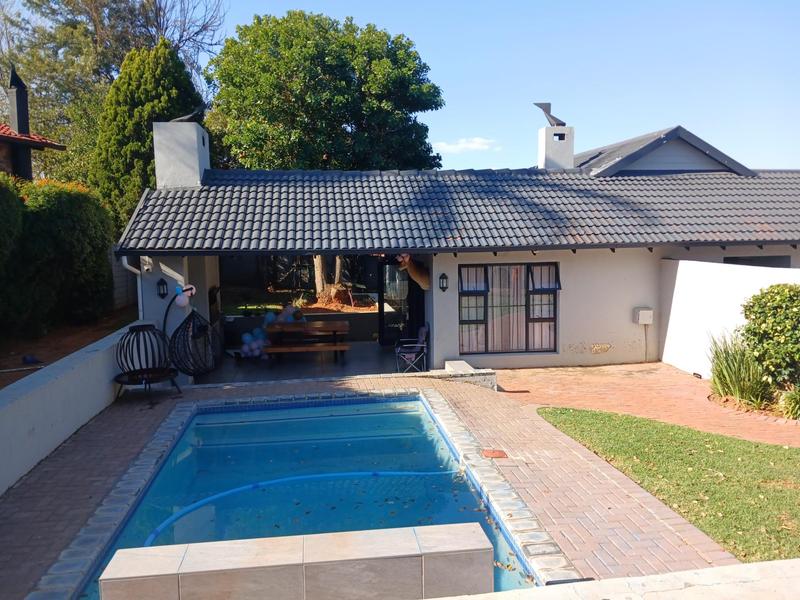 To Let 4 Bedroom Property for Rent in Weltevreden Park Gauteng