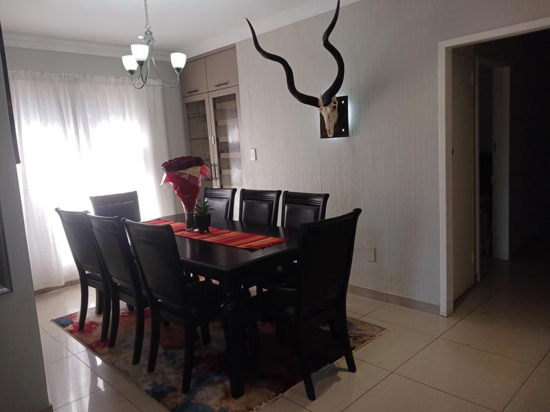 To Let 4 Bedroom Property for Rent in Weltevreden Park Gauteng