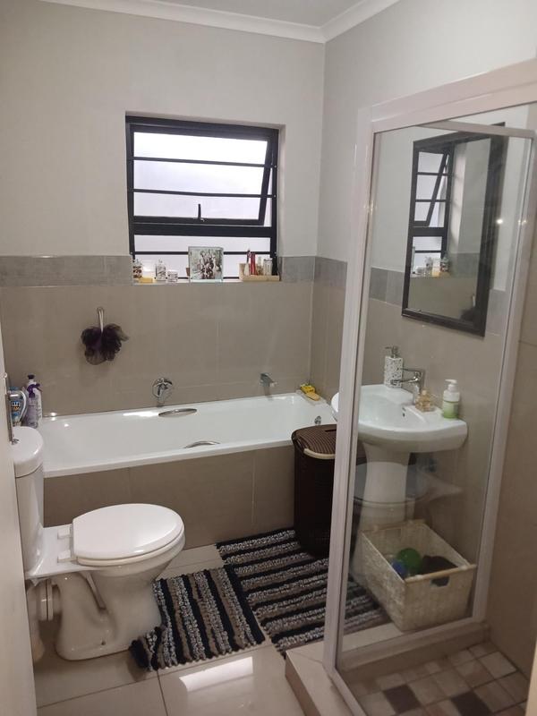 To Let 4 Bedroom Property for Rent in Weltevreden Park Gauteng