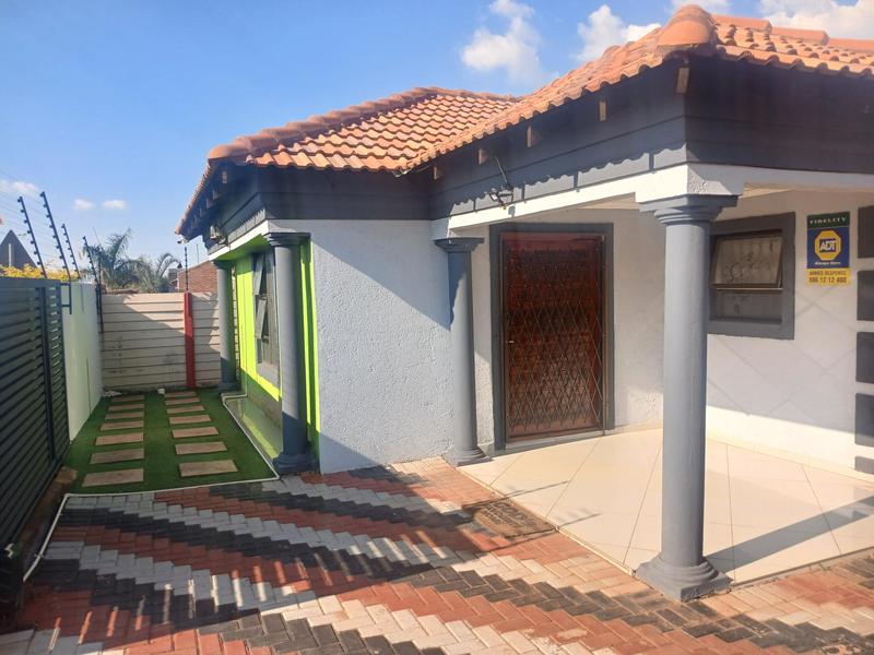 4 Bedroom Property for Sale in The Orchards Gauteng