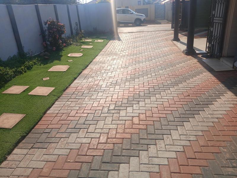 4 Bedroom Property for Sale in The Orchards Gauteng