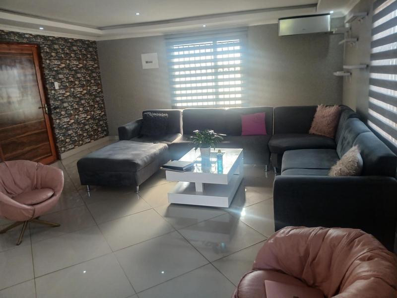 4 Bedroom Property for Sale in The Orchards Gauteng