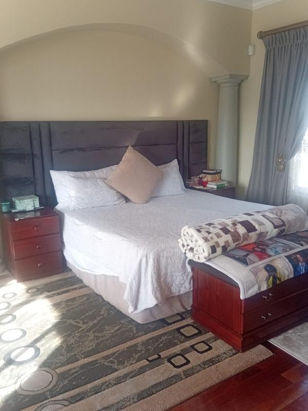 To Let 5 Bedroom Property for Rent in Waterkloof A H Gauteng