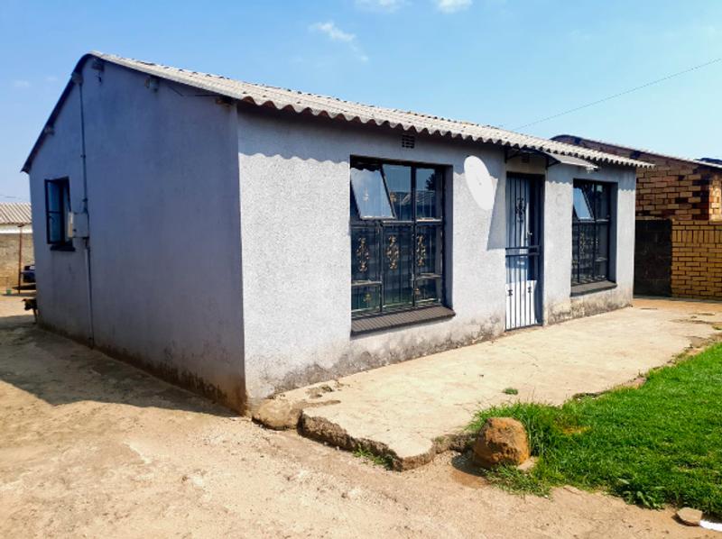 2 Bedroom Property for Sale in Tladi Gauteng