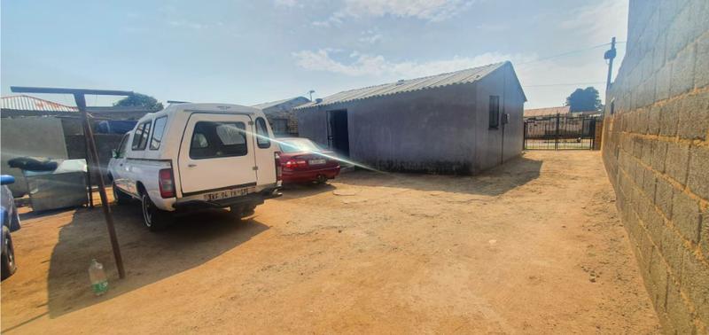 2 Bedroom Property for Sale in Tladi Gauteng