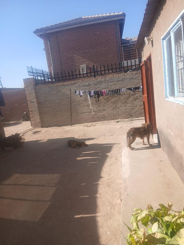 8 Bedroom Property for Sale in Olievenhoutbosch Gauteng