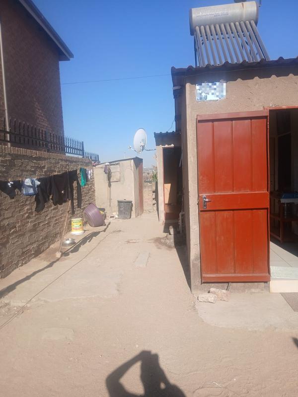8 Bedroom Property for Sale in Olievenhoutbosch Gauteng