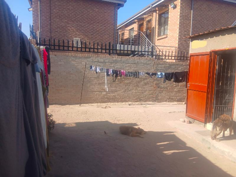8 Bedroom Property for Sale in Olievenhoutbosch Gauteng