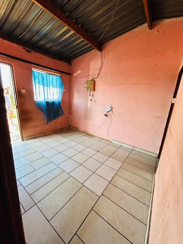 1 Bedroom Property for Sale in Tembisa Gauteng