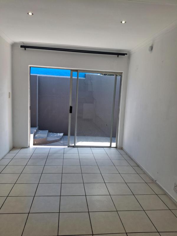 To Let 1 Bedroom Property for Rent in Greymont Gauteng