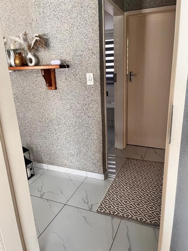 To Let 2 Bedroom Property for Rent in Lindhaven Gauteng