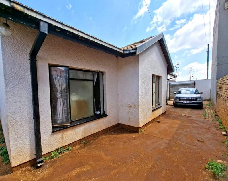 3 Bedroom Property for Sale in Protea North Gauteng