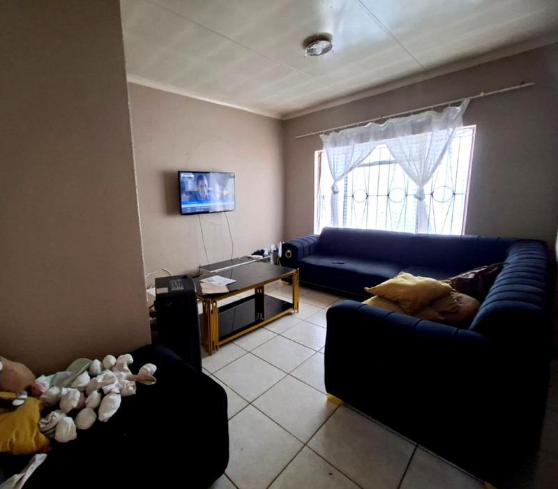 3 Bedroom Property for Sale in Protea North Gauteng