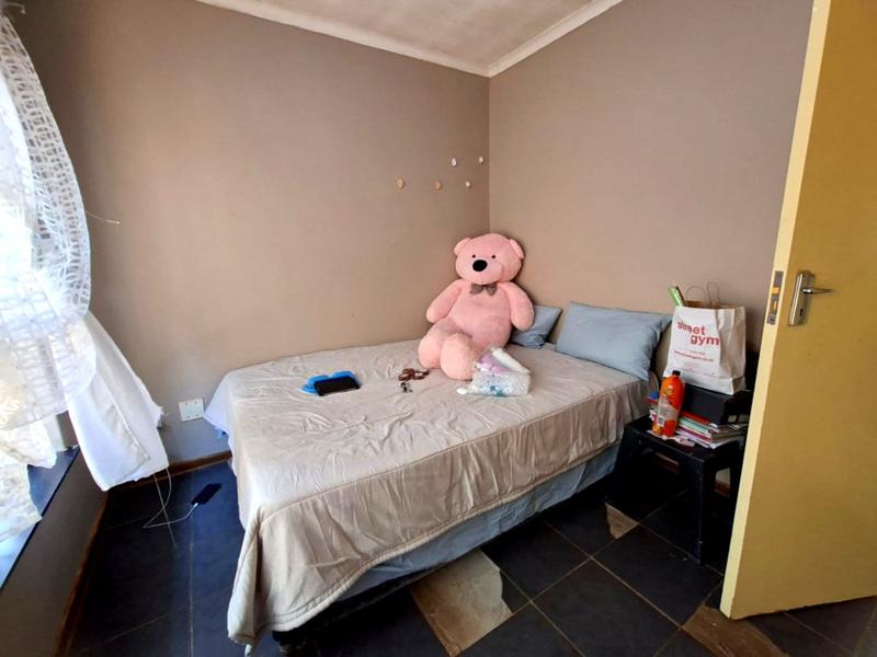 3 Bedroom Property for Sale in Protea North Gauteng