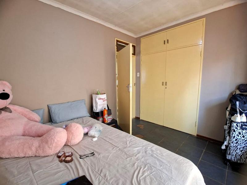 3 Bedroom Property for Sale in Protea North Gauteng