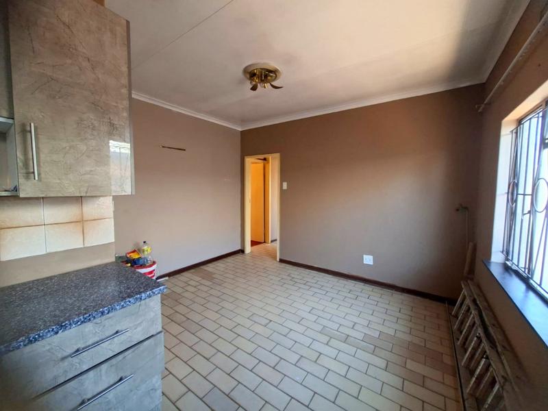 3 Bedroom Property for Sale in Protea North Gauteng