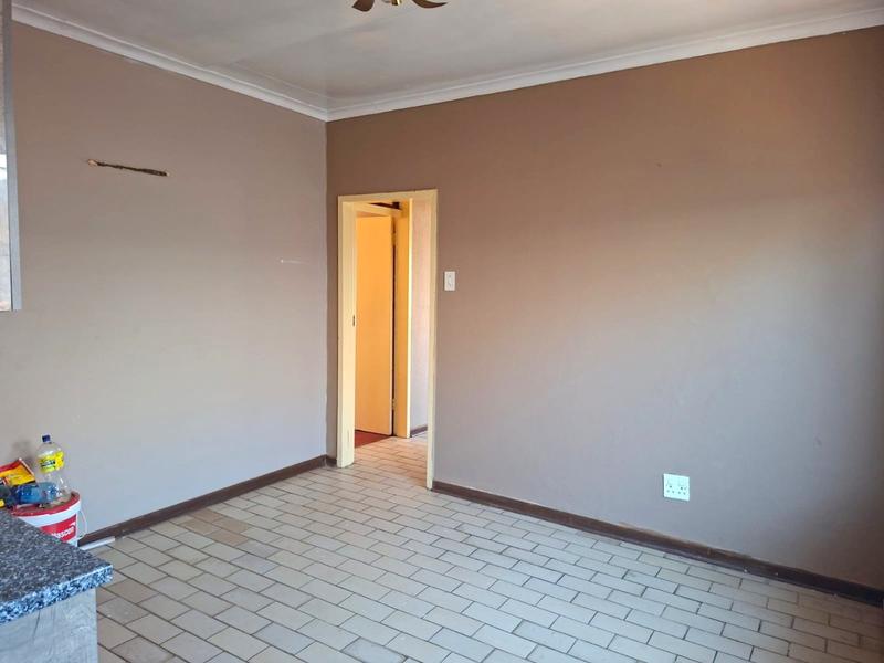 3 Bedroom Property for Sale in Protea North Gauteng