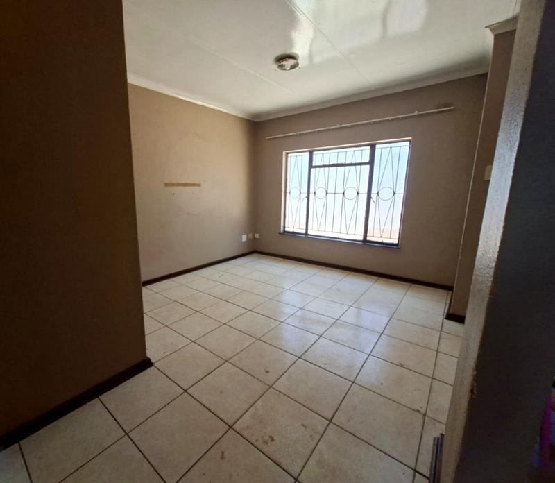 3 Bedroom Property for Sale in Protea North Gauteng
