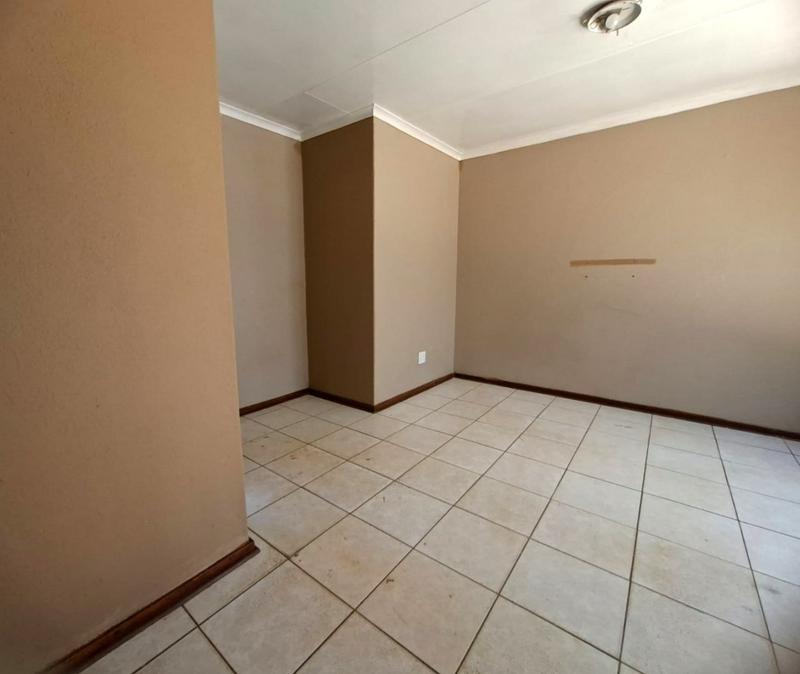 3 Bedroom Property for Sale in Protea North Gauteng