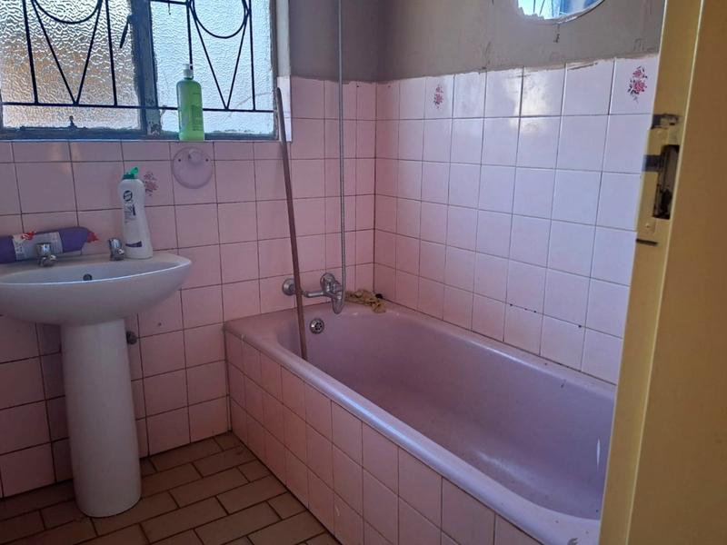 3 Bedroom Property for Sale in Protea North Gauteng