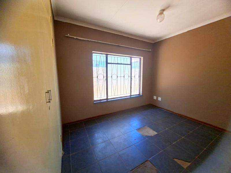 3 Bedroom Property for Sale in Protea North Gauteng
