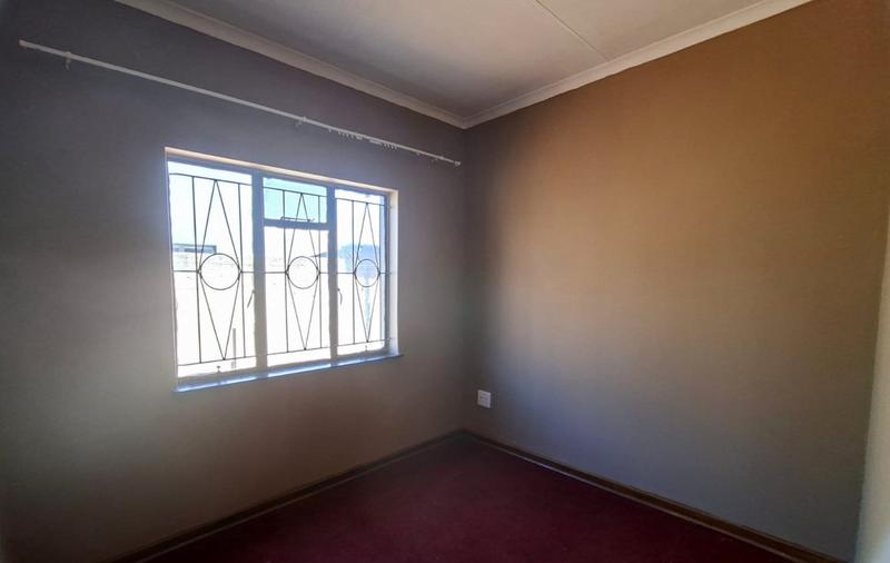 3 Bedroom Property for Sale in Protea North Gauteng