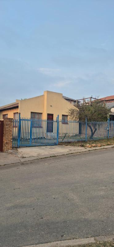 2 Bedroom Property for Sale in Olievenhoutbosch Gauteng