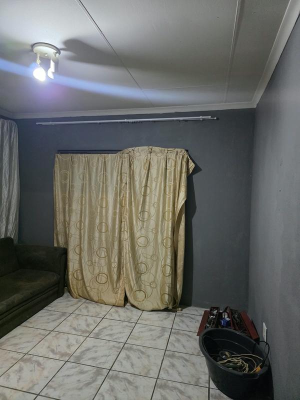 2 Bedroom Property for Sale in Olievenhoutbosch Gauteng