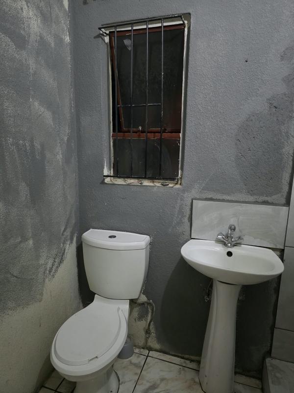 2 Bedroom Property for Sale in Olievenhoutbosch Gauteng