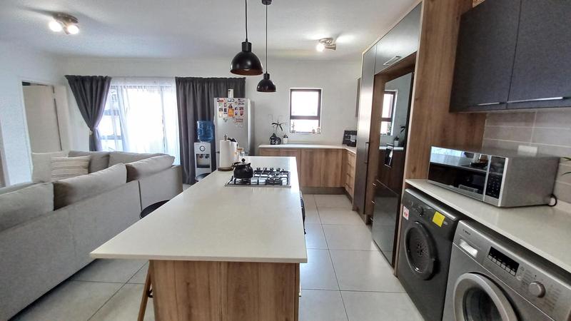 To Let 2 Bedroom Property for Rent in Glen Marais Gauteng