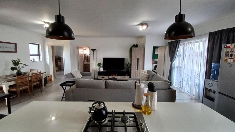 To Let 2 Bedroom Property for Rent in Glen Marais Gauteng