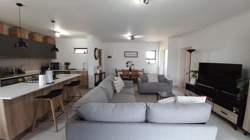 To Let 2 Bedroom Property for Rent in Glen Marais Gauteng