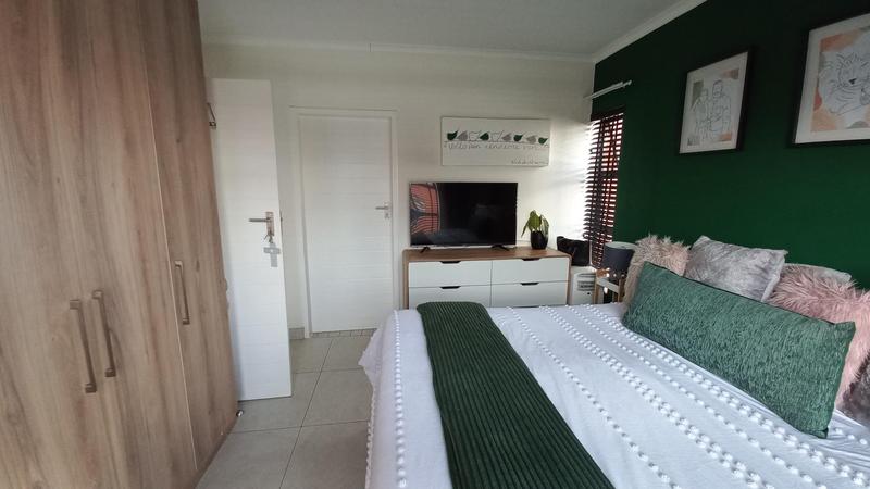 To Let 2 Bedroom Property for Rent in Glen Marais Gauteng