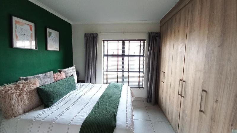To Let 2 Bedroom Property for Rent in Glen Marais Gauteng