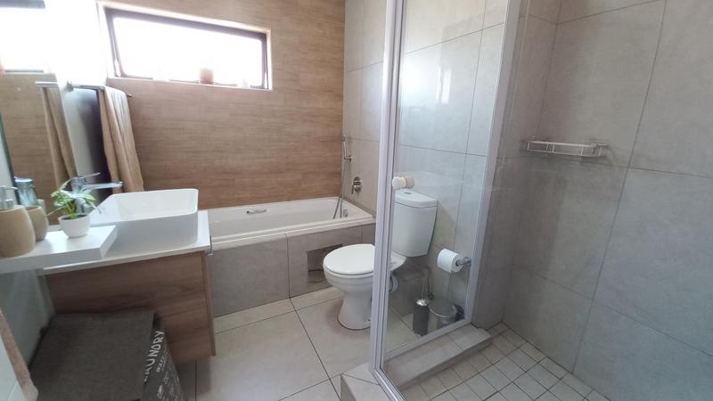 To Let 2 Bedroom Property for Rent in Glen Marais Gauteng