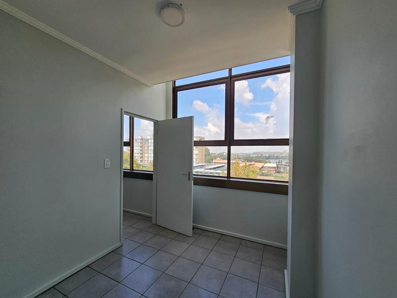 To Let 2 Bedroom Property for Rent in Florida Gauteng