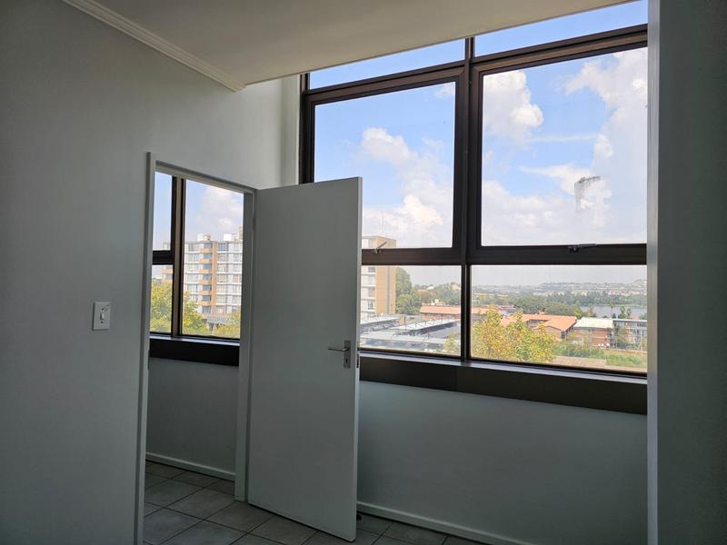To Let 2 Bedroom Property for Rent in Florida Gauteng
