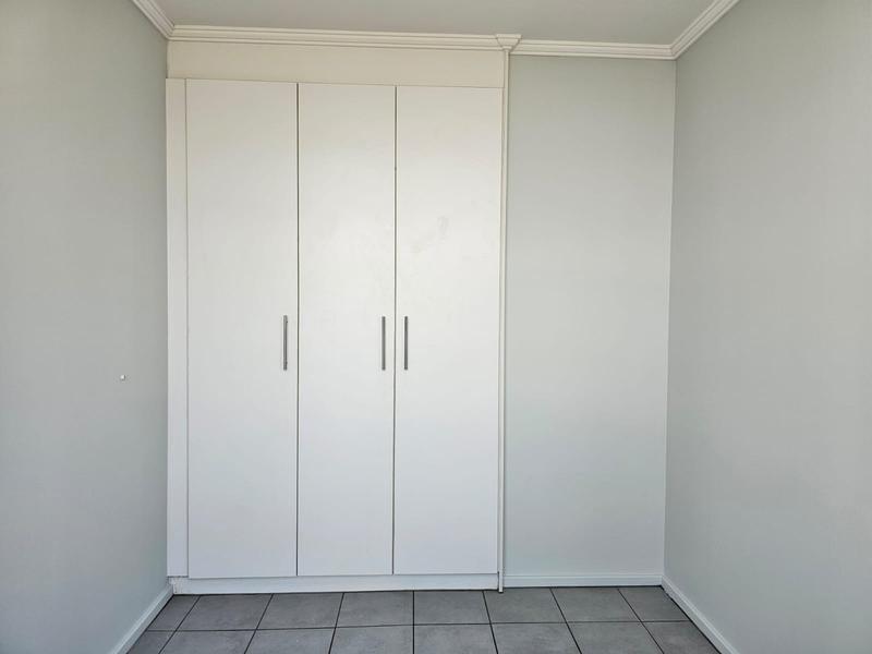 To Let 2 Bedroom Property for Rent in Florida Gauteng