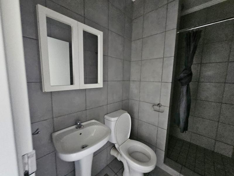To Let 2 Bedroom Property for Rent in Florida Gauteng