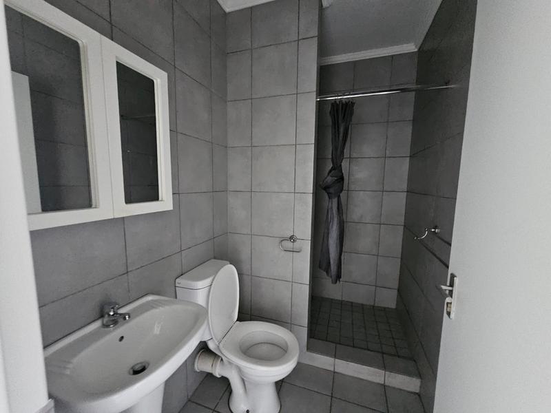 To Let 2 Bedroom Property for Rent in Florida Gauteng