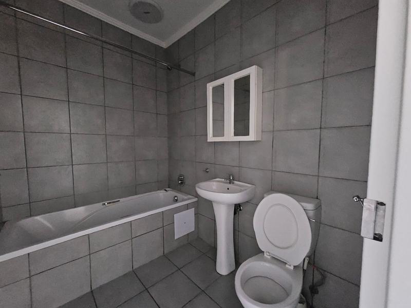 To Let 2 Bedroom Property for Rent in Florida Gauteng