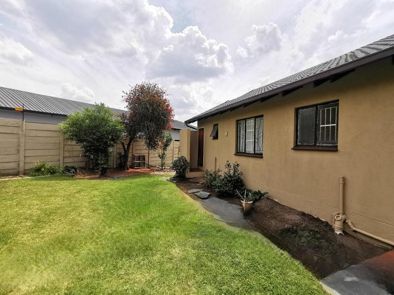 3 Bedroom Property for Sale in Noordwyk Gauteng
