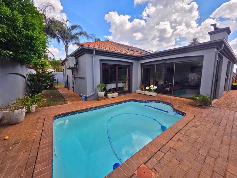 3 Bedroom Property for Sale in Glen Erasmia Gauteng